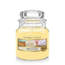 Lade das Bild in den Galerie-Viewer, Yankee Candle Vanilla Cupcake