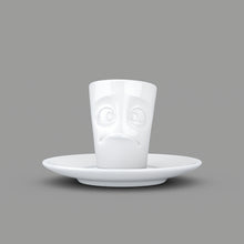 Lade das Bild in den Galerie-Viewer, TV Espresso Mug mit Henkel &quot;Verdutzt&quot; in weiß
